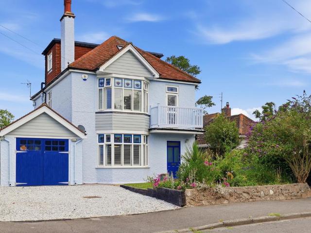 House for sale in Frinton and Walton, Dale Hill