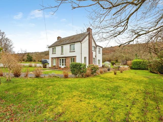 House for sale in Dinas Cross