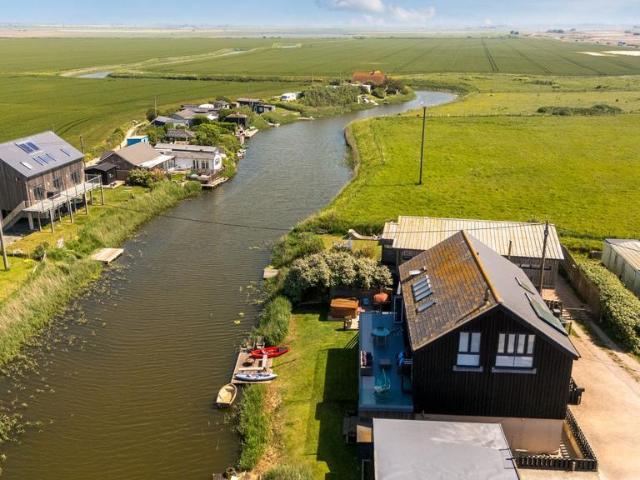 House for sale in Heathlands, East Sussex