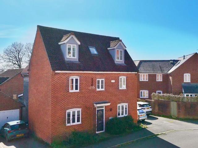 House for sale in Bromsberrow Heath, Gloucestershire