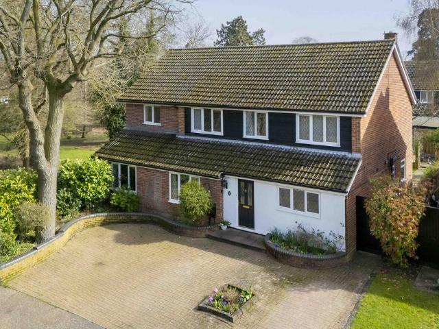 House for sale in Chipping Hill, Essex
