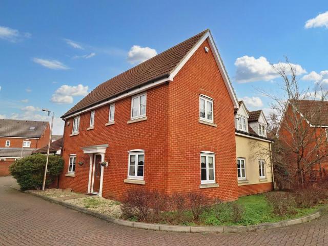 House for sale in Badgers Dene, Grays