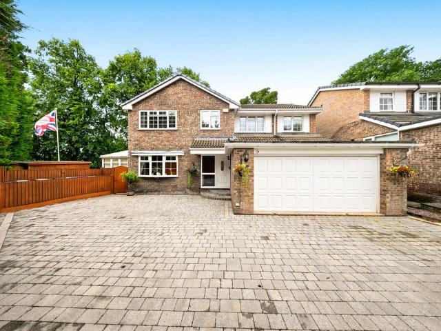 House for sale in Burnedge, Greater Manchester