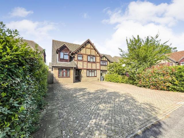House for sale in Hedge End, Helford