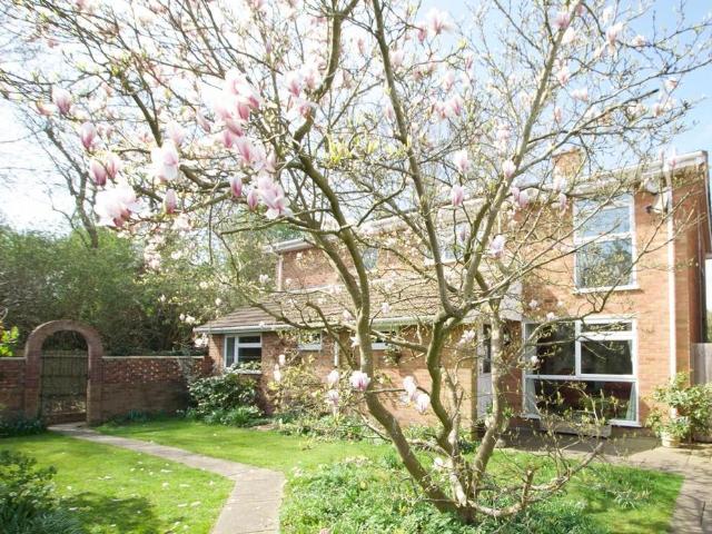 House for sale in Leighton-Linslade, Linslade