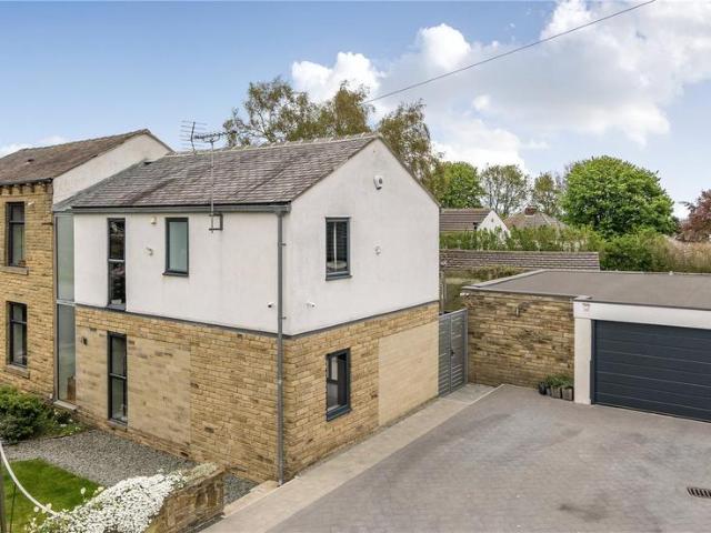 House for sale in Pudsey, West Yorkshire