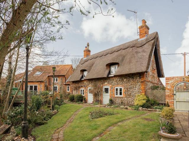 House for sale in Stody, Comers