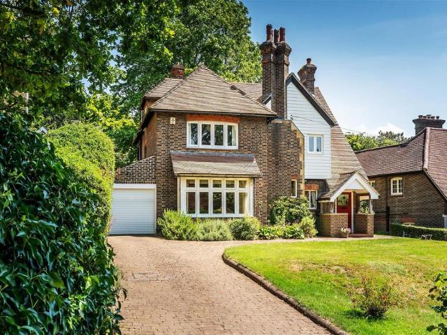 House for sale in Oxted, Hillview