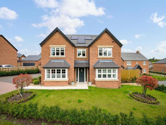 House for sale in Chorlton Lane, Cheshire
