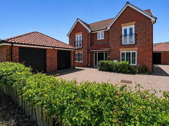 House for sale in Cattawade, Chelmondiston