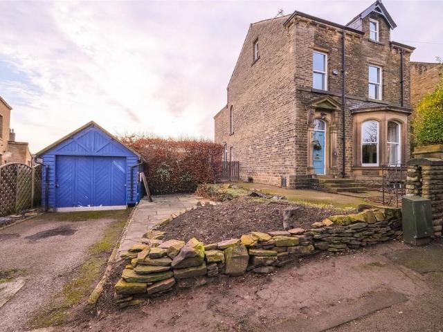 House for sale in Marsh, Lindley