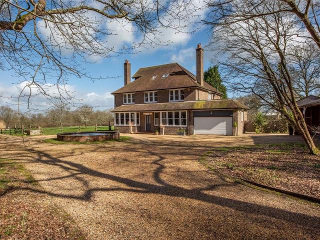 House for sale in Pachesham Park, Surrey