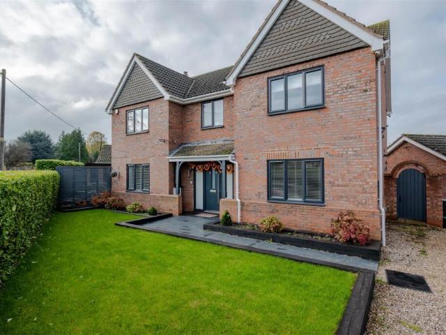 House for sale in Rushden