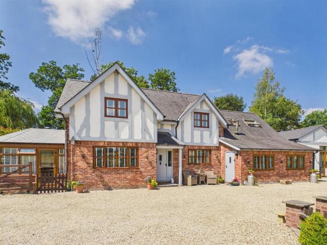 House for sale in Welshpool, Wales