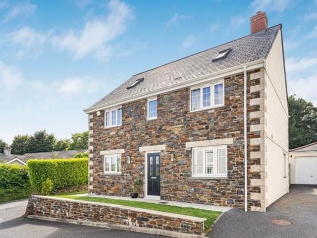 House for sale in St. Mewan, Sticker