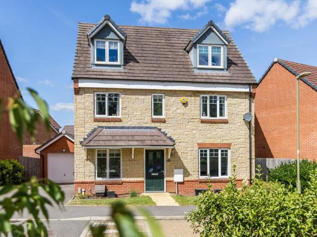 House for sale in Caldecott, Dromore