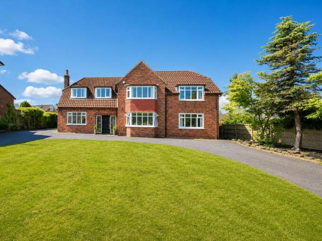 House for sale in Roby Mill, Lancashire