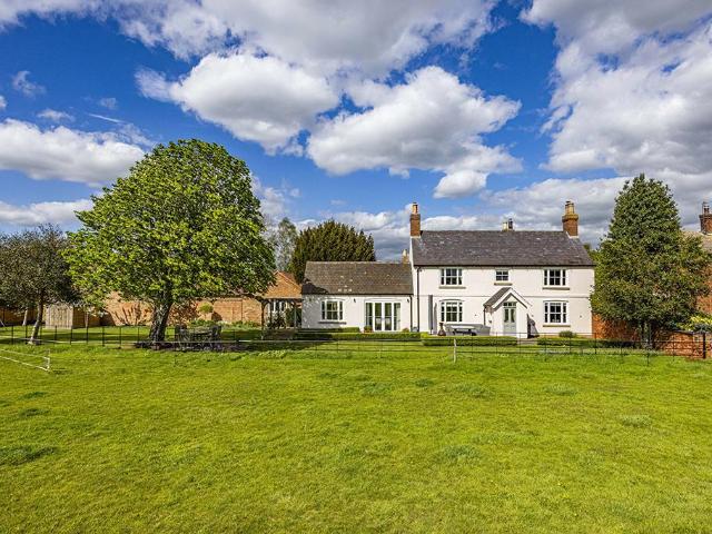 House for sale in Hoveringham, Alverton