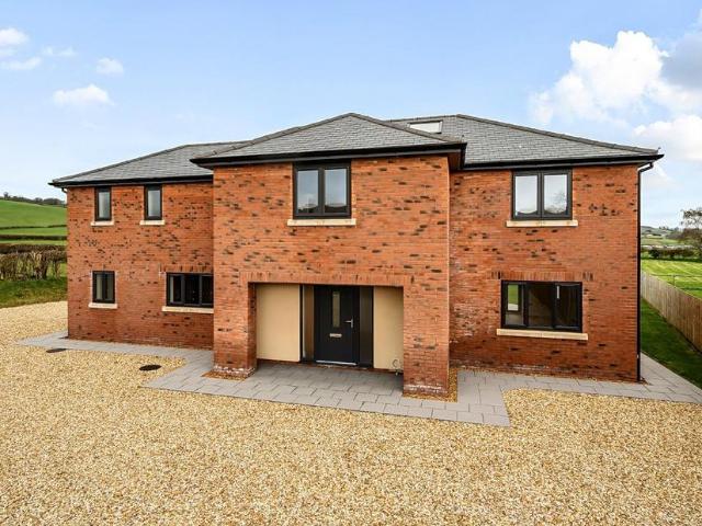 House for sale in Trefeglwys