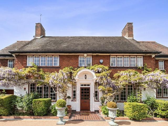 House for sale in New Malden, Greater London