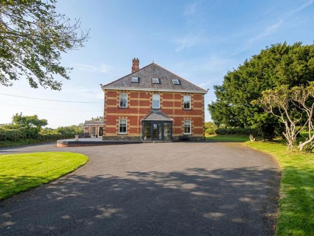 House for sale in Llandissilio, Wales