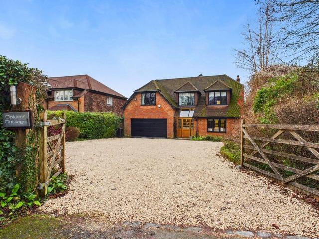 House for sale in Chepping Wycombe, Tylers Green