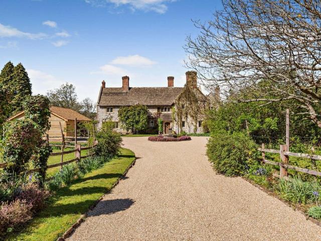 House for sale in Tower Hill, Horsham