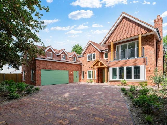 House for sale in Lower Halliford, Surrey