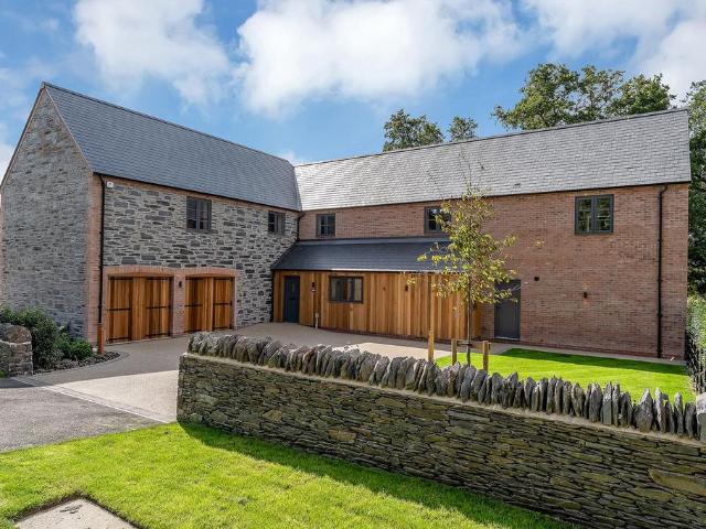 House for sale in Elmfield, Leicestershire