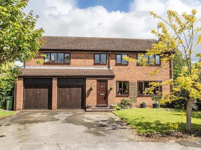 House for sale in Skelton, York