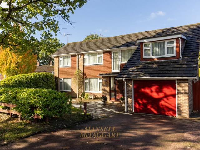 House for sale in Pound Hill, Crawley
