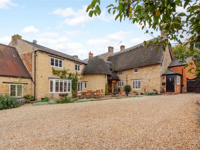 House for sale in Potterspury, West Northamptonshire