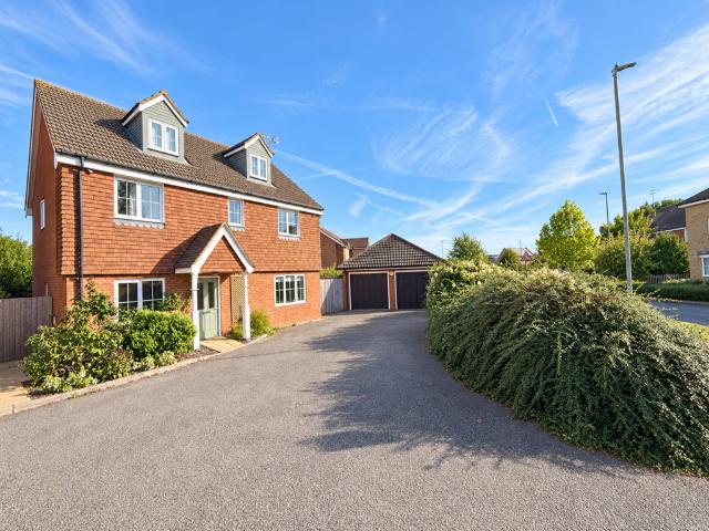 House for sale in Stuppington, Canterbury