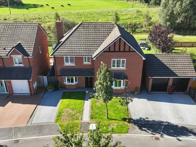 House for sale in Stone, Baswich