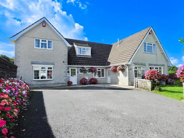 House for sale in Llanedi, Fforest