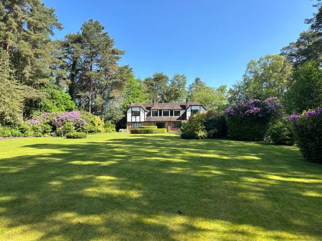 House for sale in Sunninghill and Ascot, South Ascot