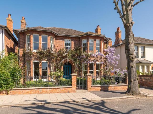 House for sale in Harpur, Bedford