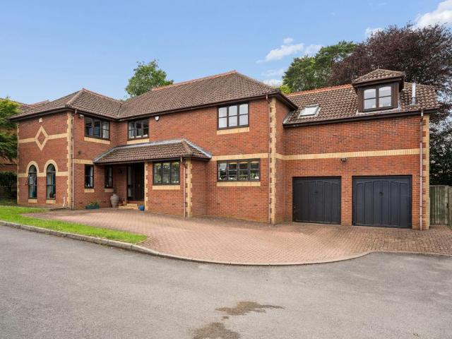 House for sale in Pouchen End, Hertfordshire