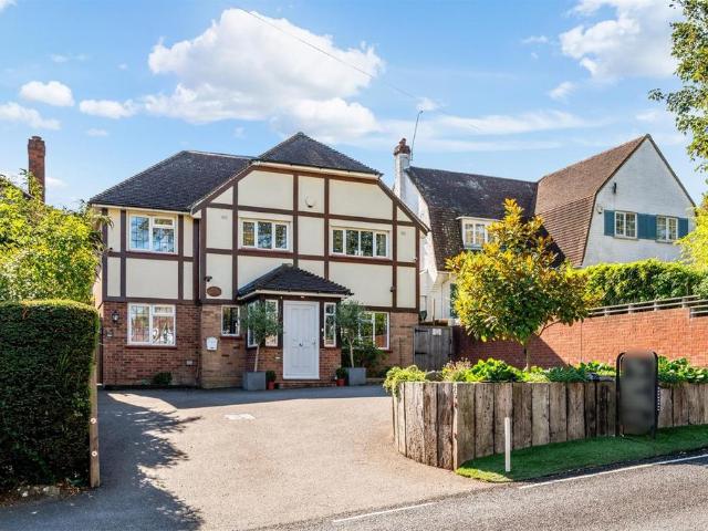 House for sale in Tattenham Corner, Red Hill