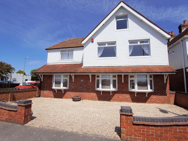 House for sale in Lee-on-the-Solent, Middlecroft