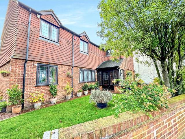 House for sale in Hextable, Sevenoaks