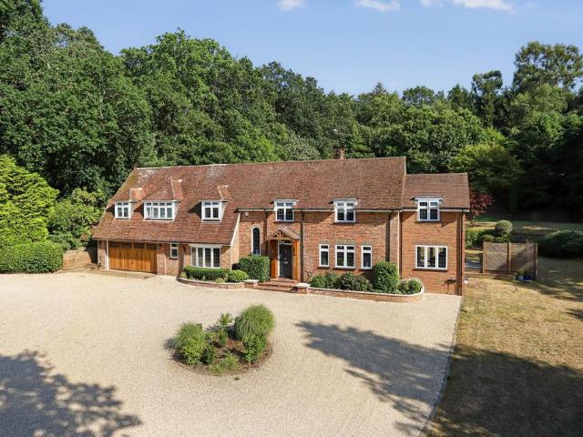 House for sale in Fole, Surrey