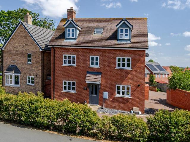 House for sale in Harrowden, Bedford