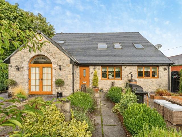 House for sale in Halkyn, Rhes-y-cae