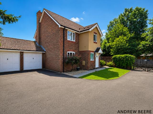 House for sale in Willesborough Lees, Bridgefield