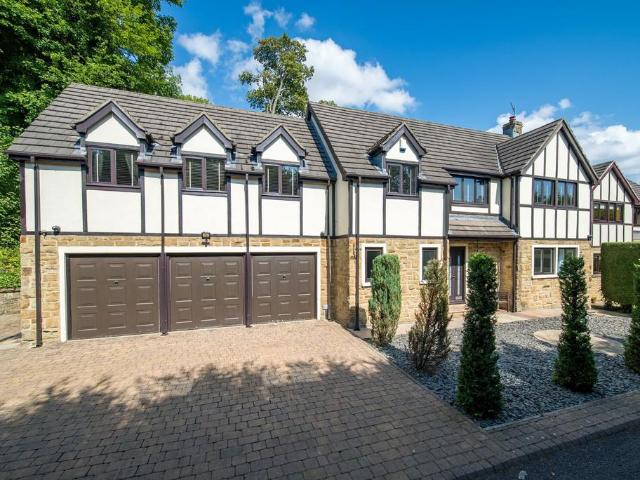 House for sale in Calverley, West Yorkshire