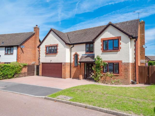 House for sale in Moulsham Green, Hart