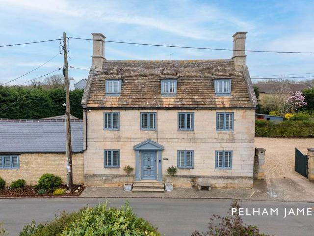 House for sale in Priors Hall Park, Weldon