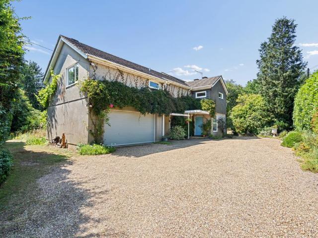 House for sale in Farnham Common, Buckinghamshire