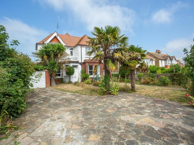 House for sale in Birchington, Acol